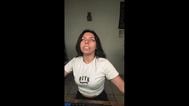 ivihetaira's Live XXX Chat
