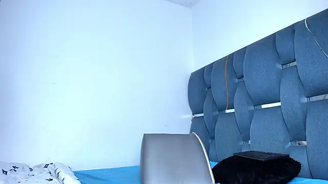 cyndycranforsquirT's Live XXX Chat