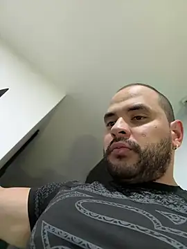צ'אט XXX בשידור חי של Hershell_XXL