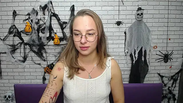 SteshaGlass live XXX chat