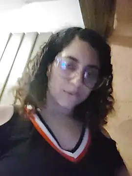 AmelieCurly's Live XXX Chat