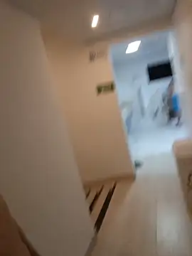 XXX chat uživo modela Cris-h