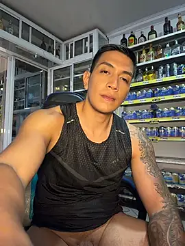 OliverWest04 Live XXX Chat