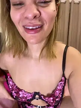 PeachChampagne Chat XXX in diretta