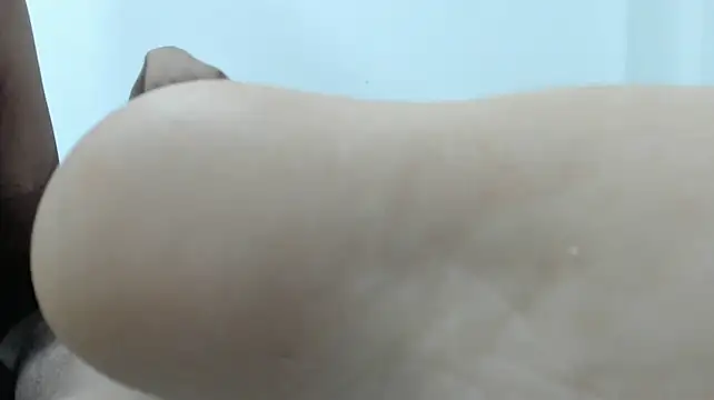 Rihanna_hotx's Live XXX Chat