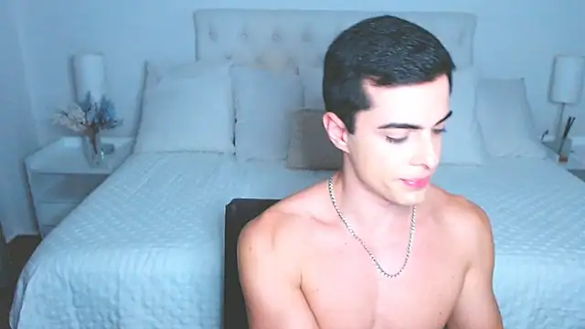 צ'אט XXX בשידור חי של mr_hunterx