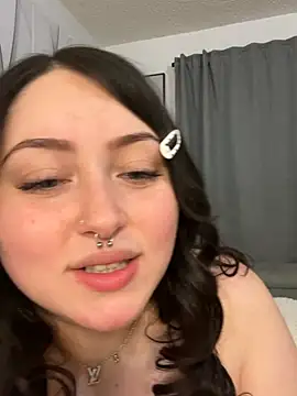 Evemeqt Adlı Modelin Canlı XXX Sohbeti