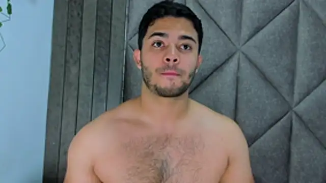 XXX chat uživo modela TylerWest_