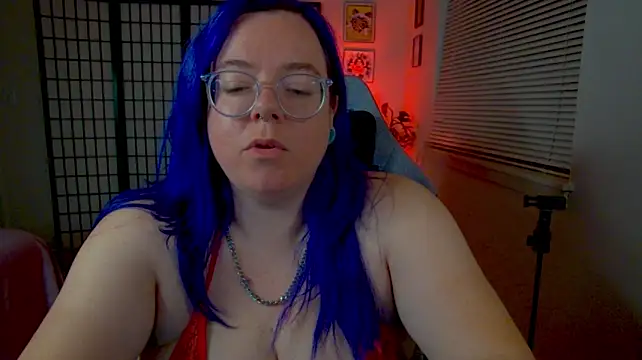 KiraSpitQueen's Live XXX Chat