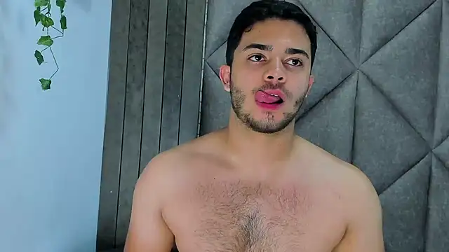 Онлайн чат XXX TylerWest_