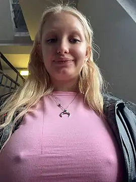 Elfi_InPublic লাইভ XXX চ্যাট