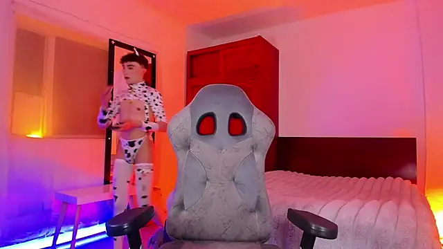 SebastianHiltonのライブXXXチャット
