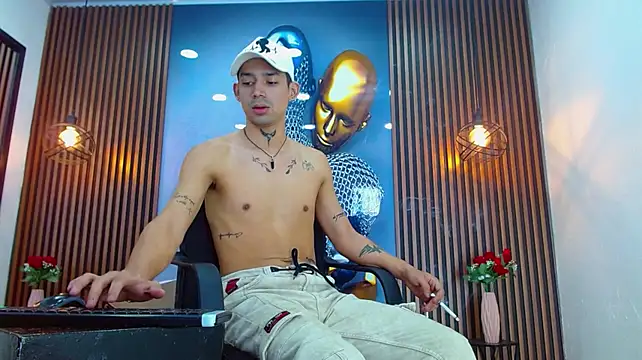 DarkHuntter live XXX chat
