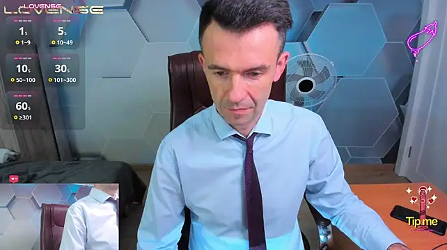 SteveTiger Adlı Modelin Canlı XXX Sohbeti