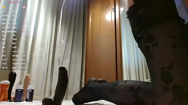 Crazy1One's Live XXX Chat