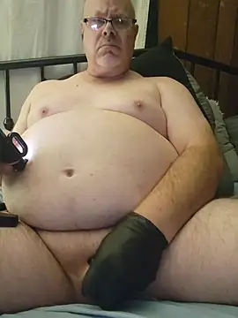 ArmoredLip13 élő XXX-chatje