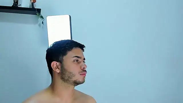 TylerWest_ Chat XXX in diretta
