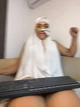 AylaNoir live XXX chat