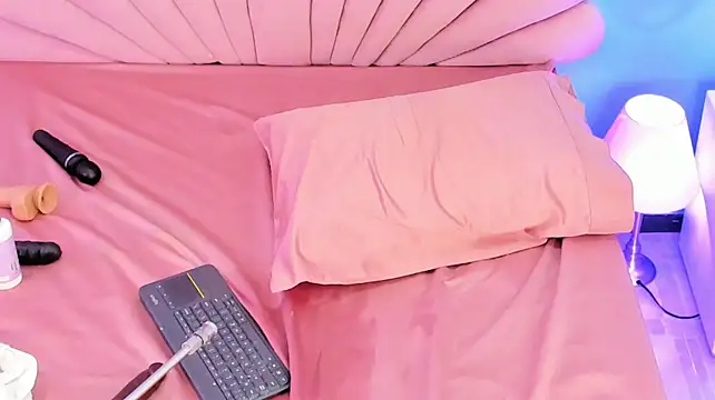 Czat XXX na żywo – sharlotthe_bigass
