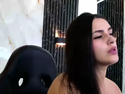 دردشة chloelux_ الجنسية المباشرة