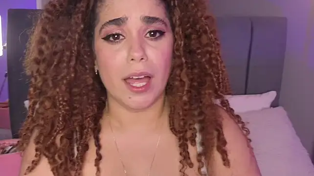 ninna_curly's Live XXX Chat