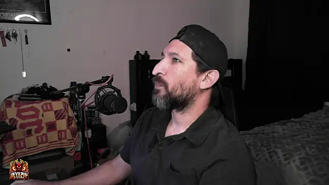 Chatroom XXX en direct de DevilPup75_