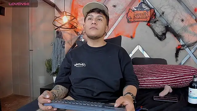 Bill33_ Live XXX-Chat