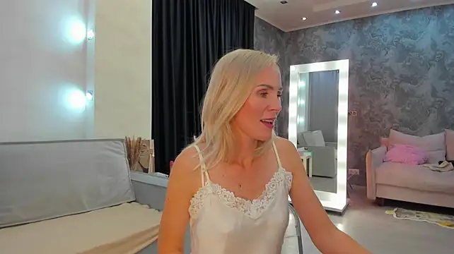 XXX chat uživo modela Sevil_Laurent