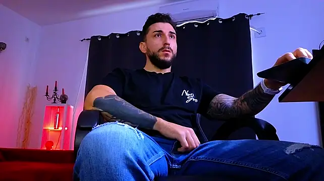 XXX chat uživo modela MightyAaron66