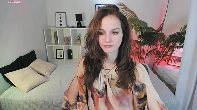 MirandaGlow live XXX chat