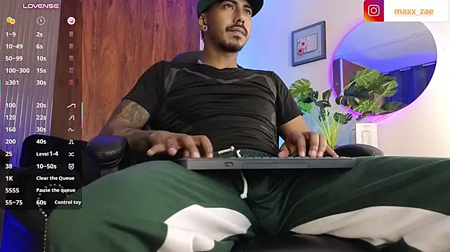 צ'אט XXX בשידור חי של Latinmoster_boss