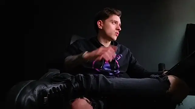 Онлайн чат XXX FelixStarkk