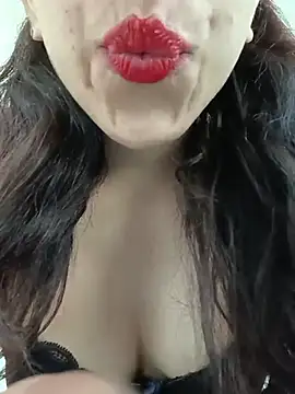 HazelCharm Adlı Modelin Canlı XXX Sohbeti