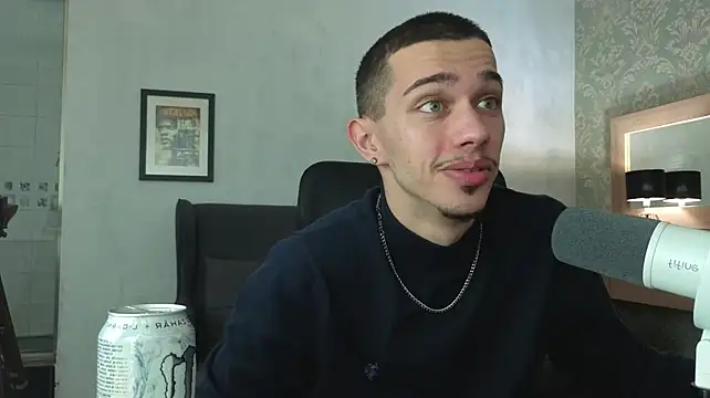 XXX chat uživo modela KaydenDrew