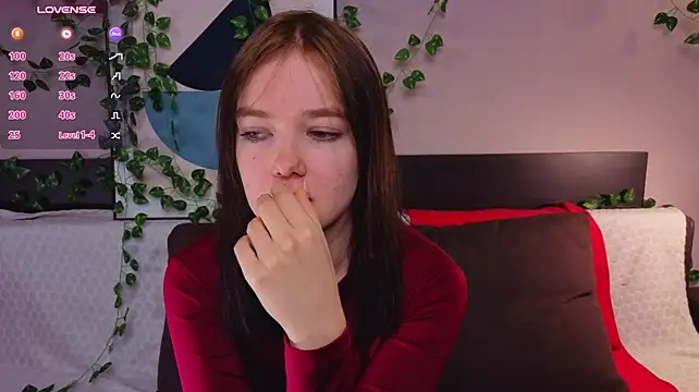 NylaVeyne Chat XXX in diretta