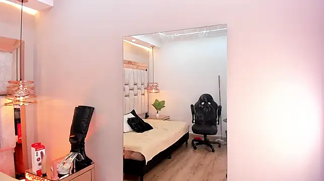 XXX chat uživo modela HecateVelvet