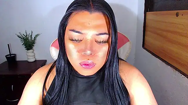 Zandralopez Chat XXX in diretta