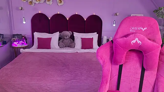 TianaFoxy Chat XXX in diretta