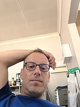 Homeless_hunter 网络视讯表演