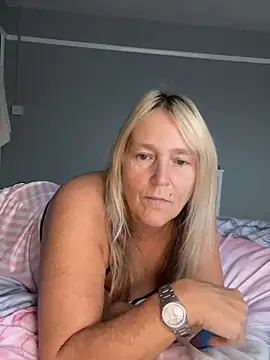 Blondnboujee53 Live XXX-chat