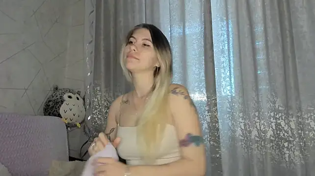 แชท XXX สดของ KatieLesco