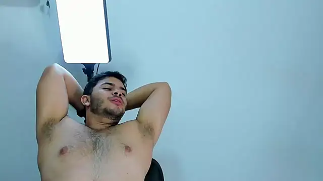 Chatroom XXX en direct de TylerWest_