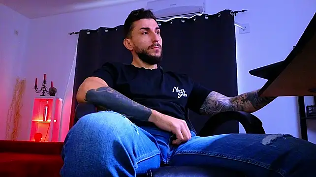 MightyAaron66n Live XXX chat