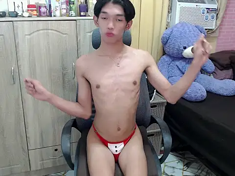 urasian_john18のライブXXXチャット