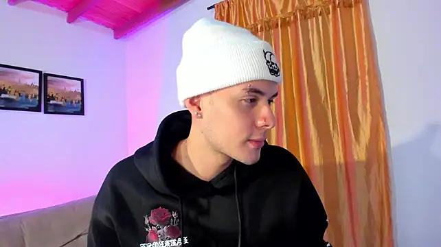 Vlad__night Chat XXX in diretta