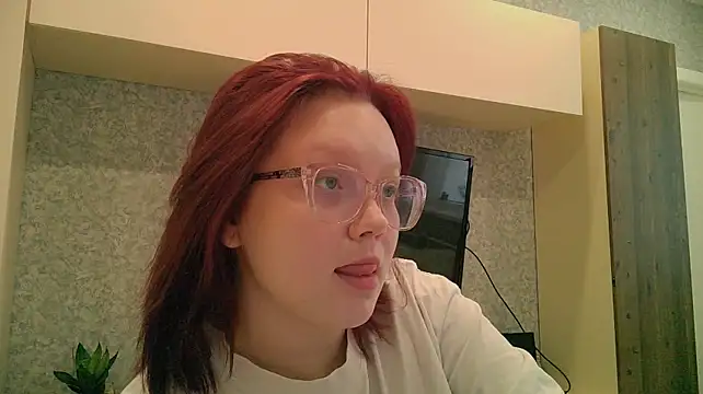 evaevaevaa Chat XXX in diretta