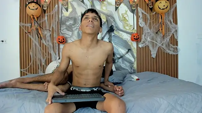 دردشة tyler_twink_boy الجنسية المباشرة