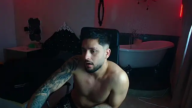 TroyWadee live XXX chat