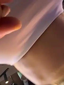 Webkamerová show F3ckd0lllucy