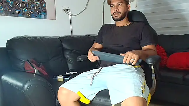 luis_23hot: απευθείας συνομιλία ΧΧΧ